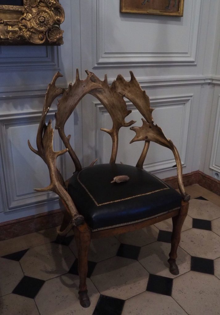 Musee de la chasse chaise